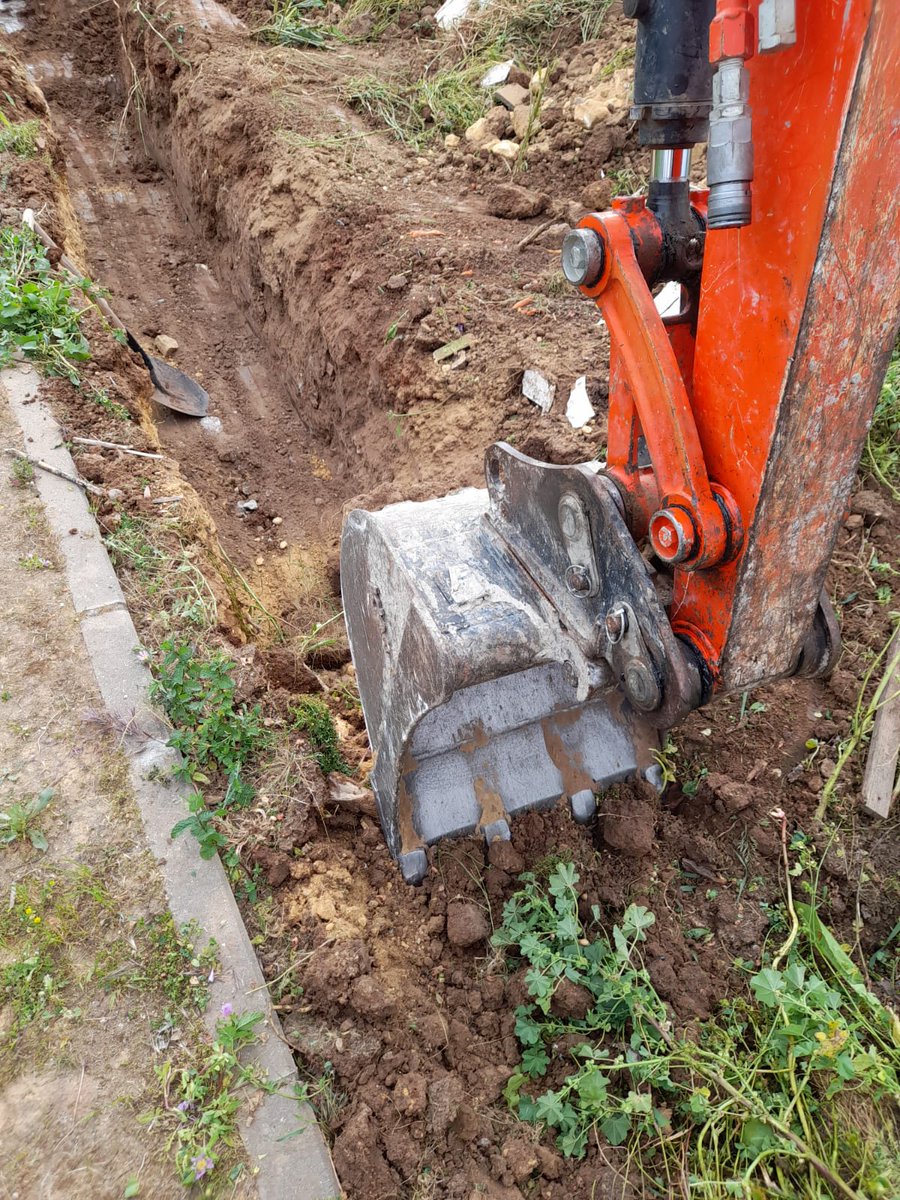 verdesdelsur's tweet photo. Agradecimientos a Parques y Jardines de @Ayto_Sevilla  porque tras 5 largos veranos sin agua en los huertos del Guadaira, por fin arreglaron la avería en la red de riego de los huertos. https://t.co/CLCKVcnWGB