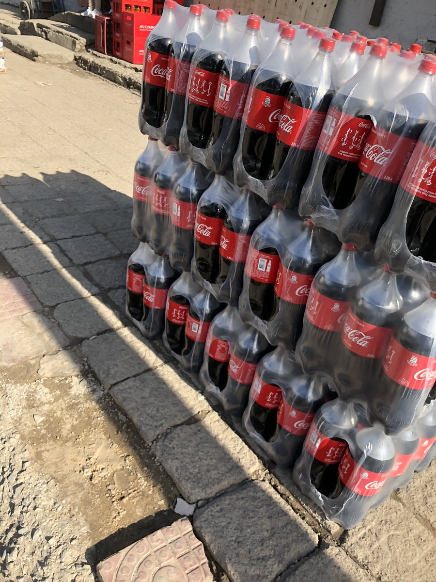 ХУВАНЦАР САВТАЙ УС, УНДАА НАРАНД БАЙЖ БОЛОХГҮЙ‼️

Хуванцар (PET) савлагаатай ус, ундаа наранд удаан байх үед дулааны нөлөөгөөр хуванцар савнаас хавдар үүсгэгч формальдегид, ацетальдегид шилжиж орох аюултай!