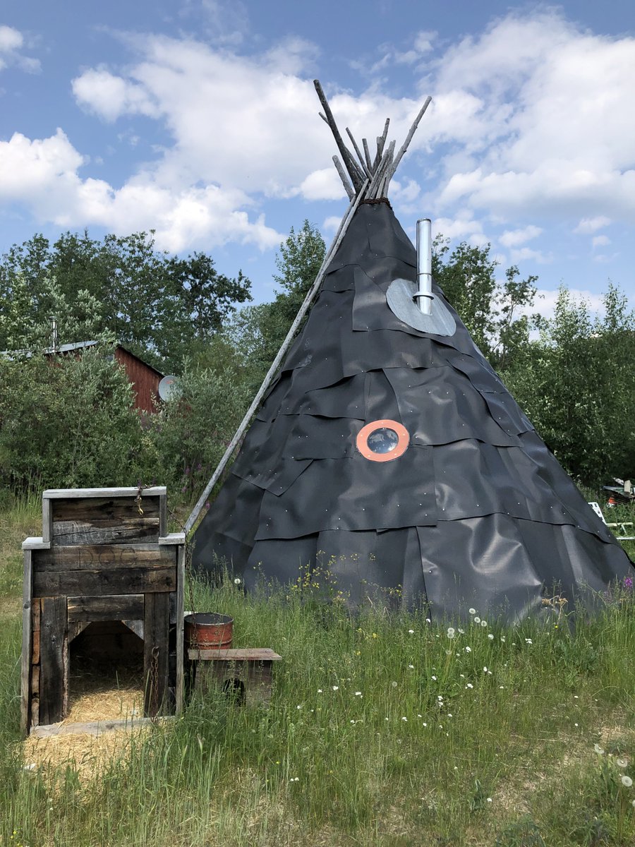 KennyDWallace's tweet photo. The Keno City teepee, and dog house.
#explorekenohill #silvertrail #largerthanlife #yukon https://t.co/DB2zF0fttT