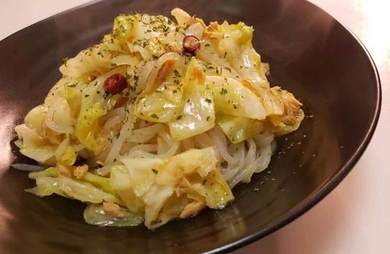 ダイエット中でも罪悪感なく食べられそう！「しらたき」を使ったペペロンチーノのレシピ！