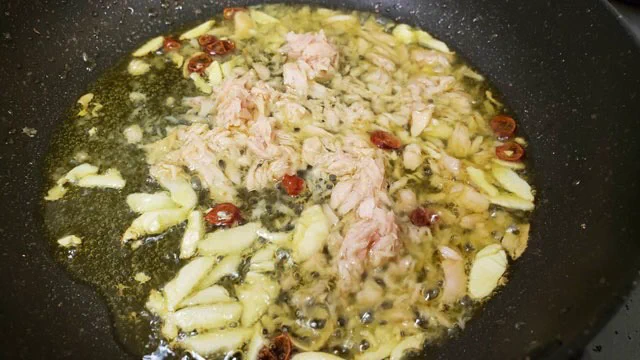 ダイエット中でも罪悪感なく食べられそう！「しらたき」を使ったペペロンチーノのレシピ！