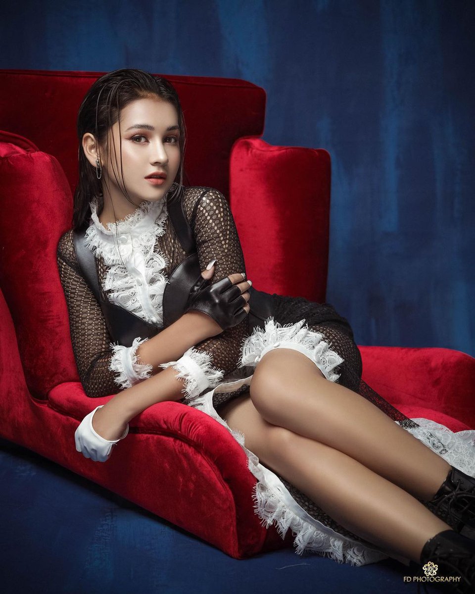 SandrinnaMich12's tweet photo. OVER GORGEOUS!! https://t.co/OJmnYoii75