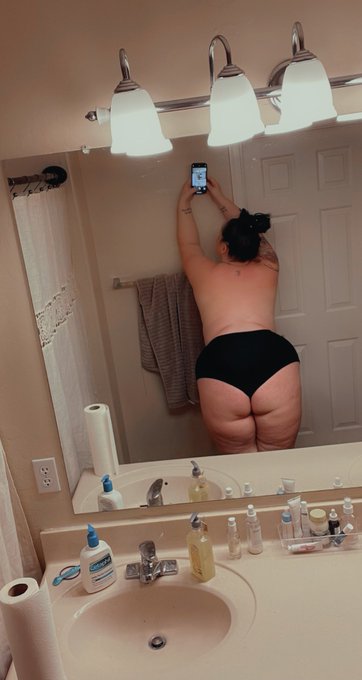 Ღ 𝓖𝓸𝓭𝓭𝓮𝓼𝓼 𝓗𝓸𝓷𝓮𝔂 Ღ's pics and videos - E5lLoSJVUAIc5lA jpg:small image 30