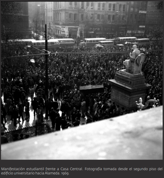 ¿Sabías que en 1895, luego de un incendio en el edificio del Congreso Nacional, la Cámara de Diputados sesionó en la Casa Central de la <a href="/uchile/">Universidad de Chile</a>? En ese tiempo, cuando no estuvo disponible el Congreso, la Universidad también se puso a disposición de la República! 🏛️ <a href="/EnnioVivaldi/">Ennio Vivaldi</a>