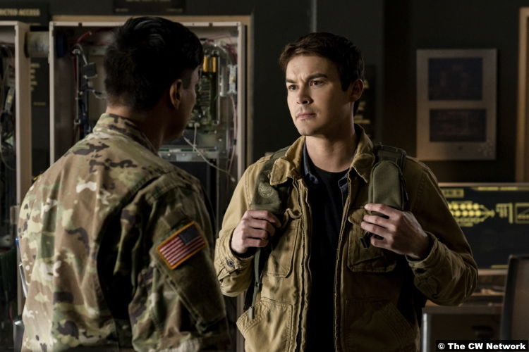 Errin_Joy's tweet photo. T-19 Who would you choose to help you survive a Zombie Apocalypse. Max, Michael or Alex:
Alex because of His Milatary Service and Training.
#RoswellNM #Season3Countdown https://t.co/tJIvoDjlnN