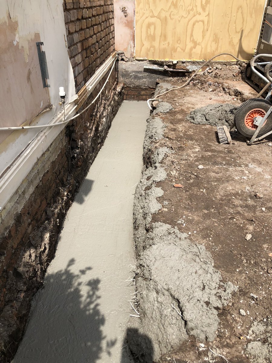 tmrbuilding's tweet photo. Existing extension demolished and footings in for a new extension in Calderstones. #minidiggeranddriverhire #excavatoroperatorhire #groundworks #landscaping #Liverpool #Wirral https://t.co/pV8aulyQDX
