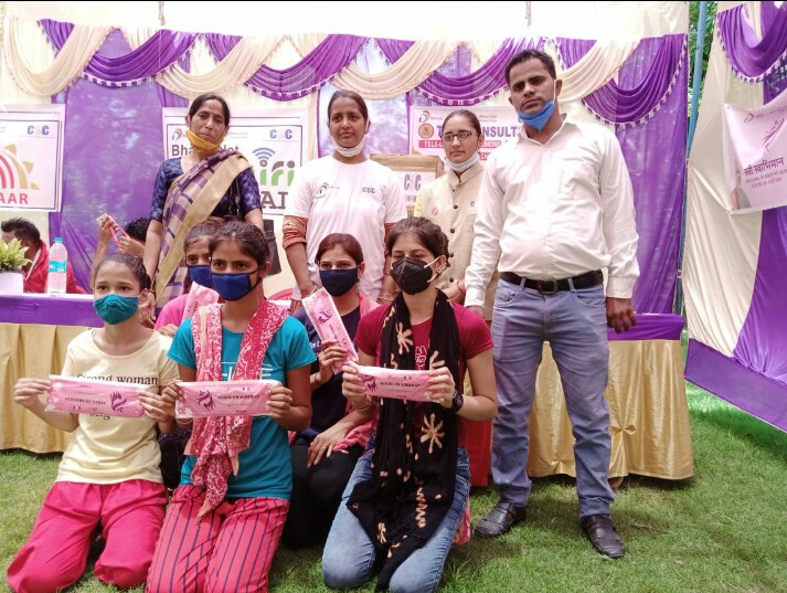 dmjagdeep's tweet image. ग्राम कँवाली, रेवाडी मे CSC द्वारा आयोजित कार्यक्रम मे गाँव कि लडकियों को सीएससी द्वारा सेनेटरी पैड व नागरिको को मास्क व सेनिटाईजर बाँटे गऐ।.....

#Wifichoupal #DigitalVillage
#cscrewari