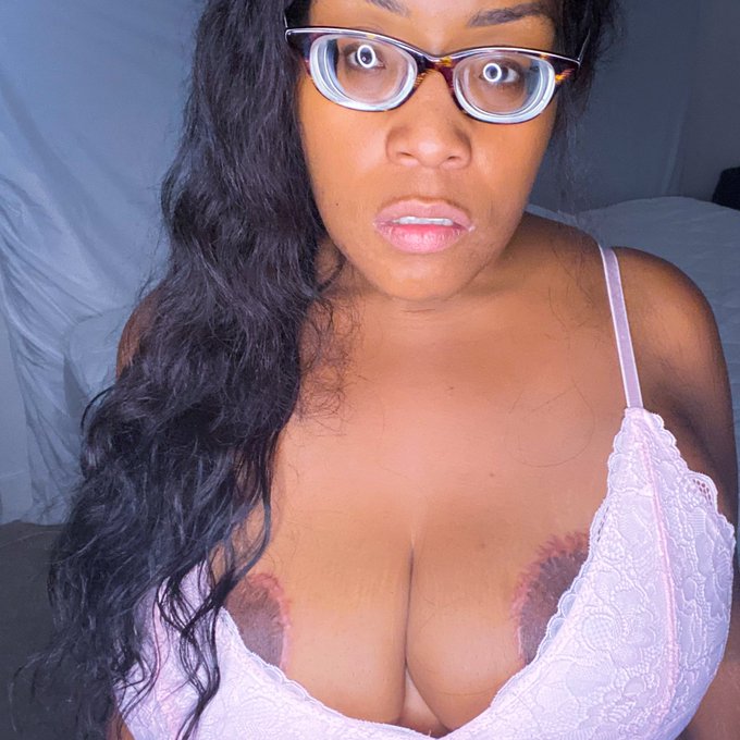 I love myself more and more every day. https://t.co/38qT7Y7ffN<a href="/tag/newprofilepic"class="tags"><span>#newprofilepic</span></a>