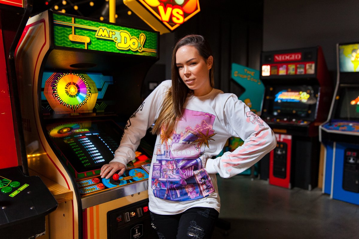 GameGrumps's tweet image. NEW GAMER SHIRT ALERT! Art by @nemupanart  
👾👾👾 gamegrumps.com/merch
Thank you to our fabulous models @CrankGameplays @Mort3mer @lilyloo!