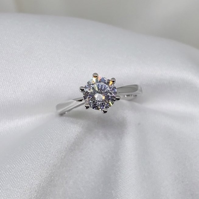 hellomelati's tweet photo. The ring 💍                          The engraving https://t.co/hnBhiP6ZIO