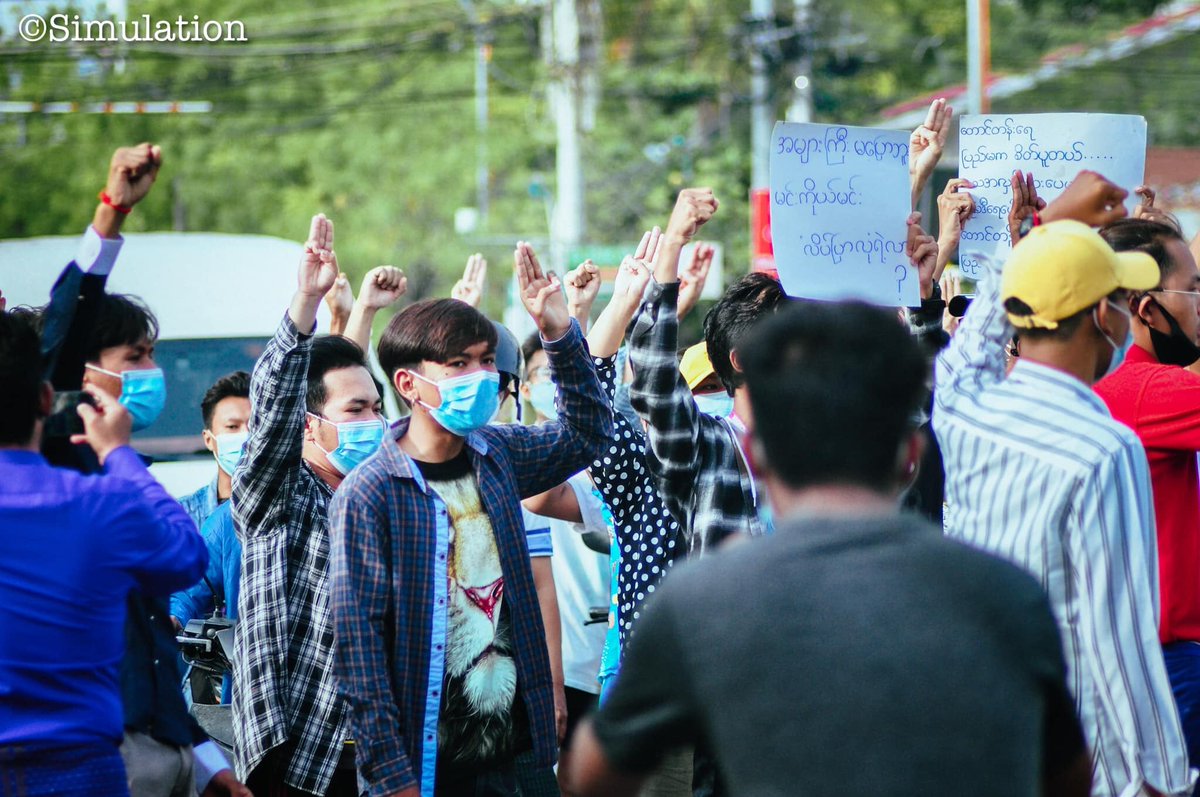 IrrawaddyNews's tweet photo. Students from Mandalay’s Mandalar University took to the streets against the military regime on Tuesday morning. 

(Photo: Simulation) 
#WhatsHappeningInMyanmar https://t.co/BRxkGjYLgR