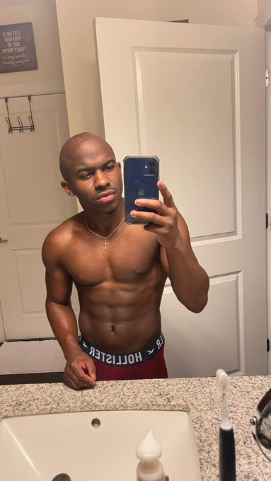 Watch Tay's leaked NSFW photo on TwXstars