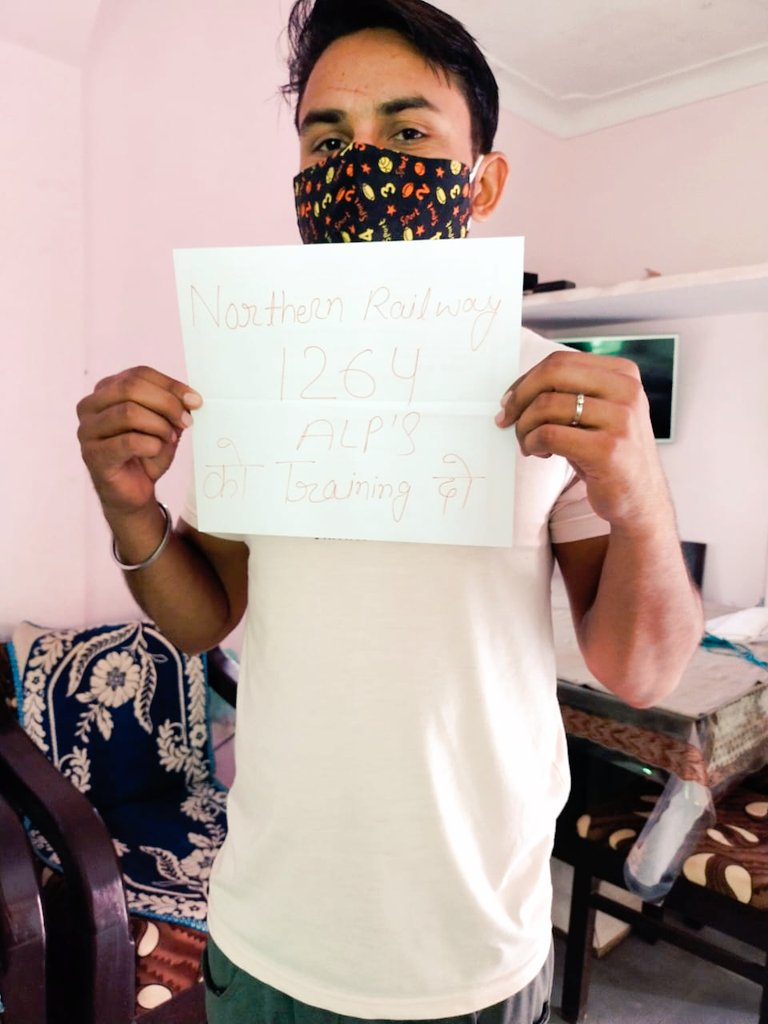 ALP81073388's tweet photo. #InjusticeWith_NRalp

@RailwayNorthern if you are going to start ALP Training from 16 July then why not Releasing Notice for Opening of Training centres ???

@GM_NRly @PiyushGoyal @PiyushGoyalOffc @RailMinIndia @CPO_NR @RailwaySeva https://t.co/MMfRHenG20
