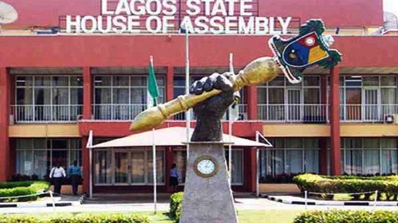 crivifon's tweet photo. The Lagos House of Assembly on Monday passed an amended version of the Criminal Justice Law of the state barring the police from henceforth parading suspects before the media.

Continue reading:
https://t.co/ecMfnCFAgQ https://t.co/8OOciEhfcC