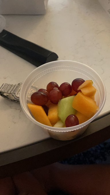 This is not what I mean when I ask for a fruit salad https://t.co/s4tuvfVx1y
