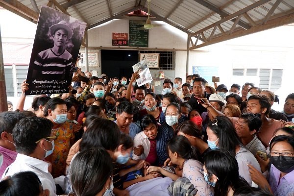 Over 5 months since the coup. 5,000+ still detained. 

Many will be severely tortured. 

They'll need mental and physical support on release.

Donate to Alliance Myanmar - advancemyanmar.org/donations/supp…

#WhatsHappeningInMyanmar