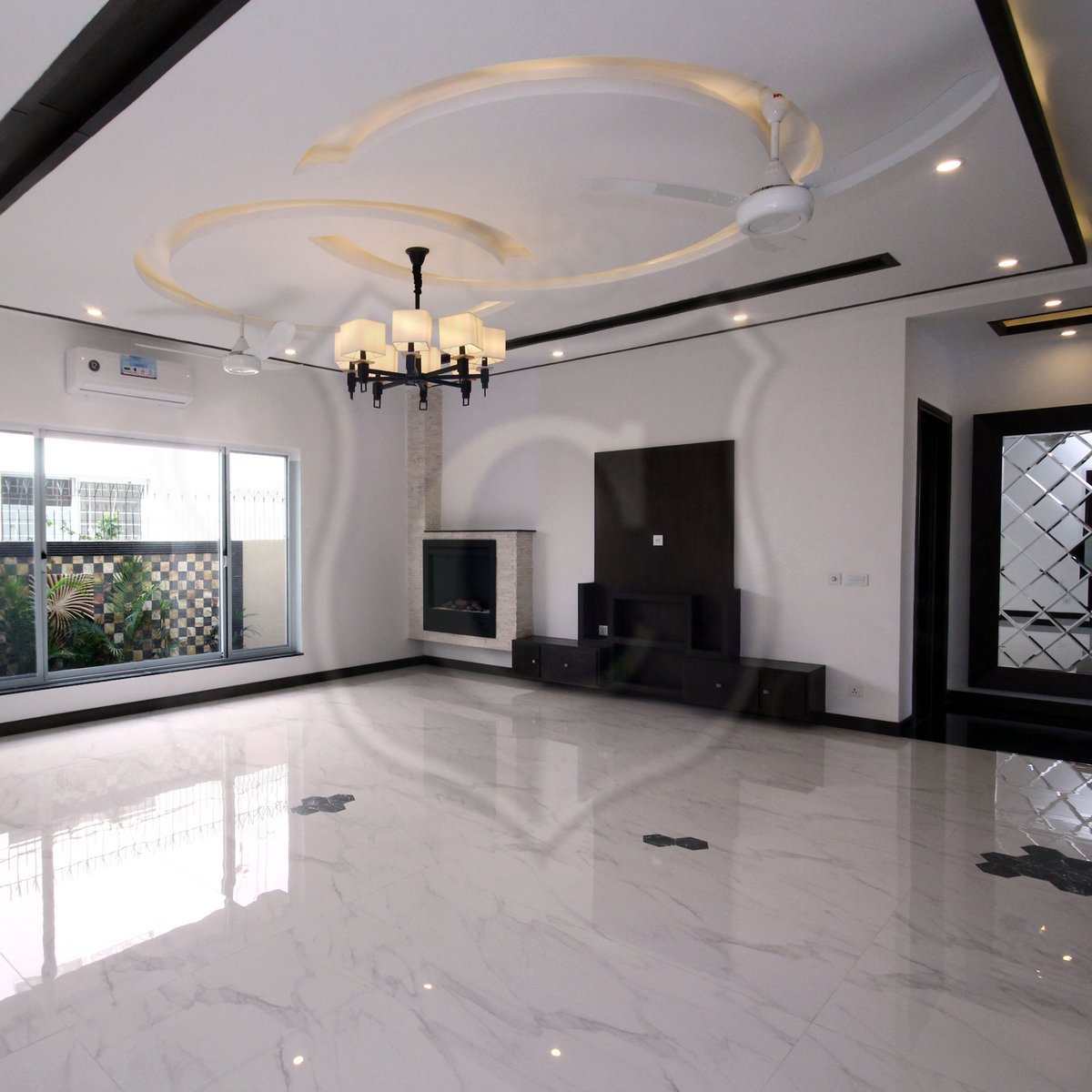 ChohanEstate1's tweet photo. 🏷 1 Kanal Marvelous Bungalow Phase VII
📱 Call/WhatsApp Mr. Aqib Hameed +92 302 8444718

✅ 05 bed + 5 baths + powder+ 2 kitchen+ 2 servant quarter+ DD+ 02 tv lounge with the total covered area of 5300 sq ft 

🌎 For more visit https://t.co/emGjIow6WJ
 #dha #chohanestate #lahore https://t.co/NeYAaEvFeb