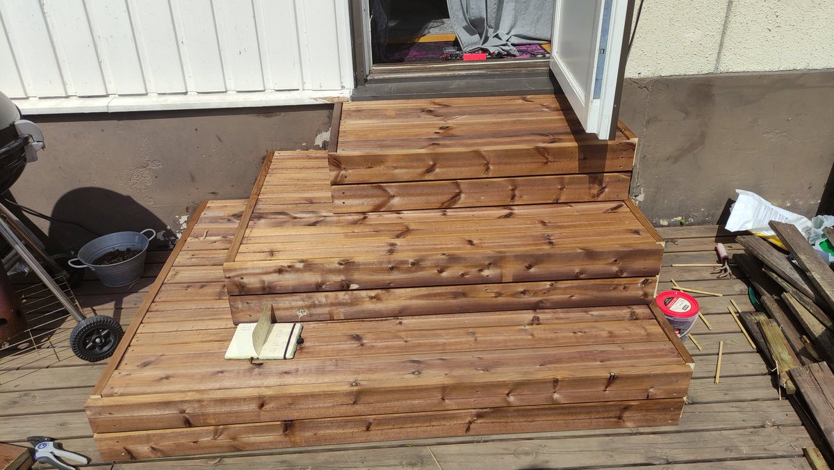mossesan's tweet photo. Sasse the timber strikes again - old stairs were weathered and falling apart, so I made new ones. https://t.co/BG6A1GdTxa