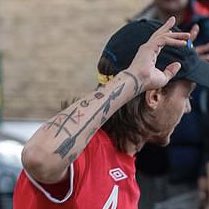 thinkerlouist's tweet photo. his arms are something else https://t.co/IJatLgv4q4