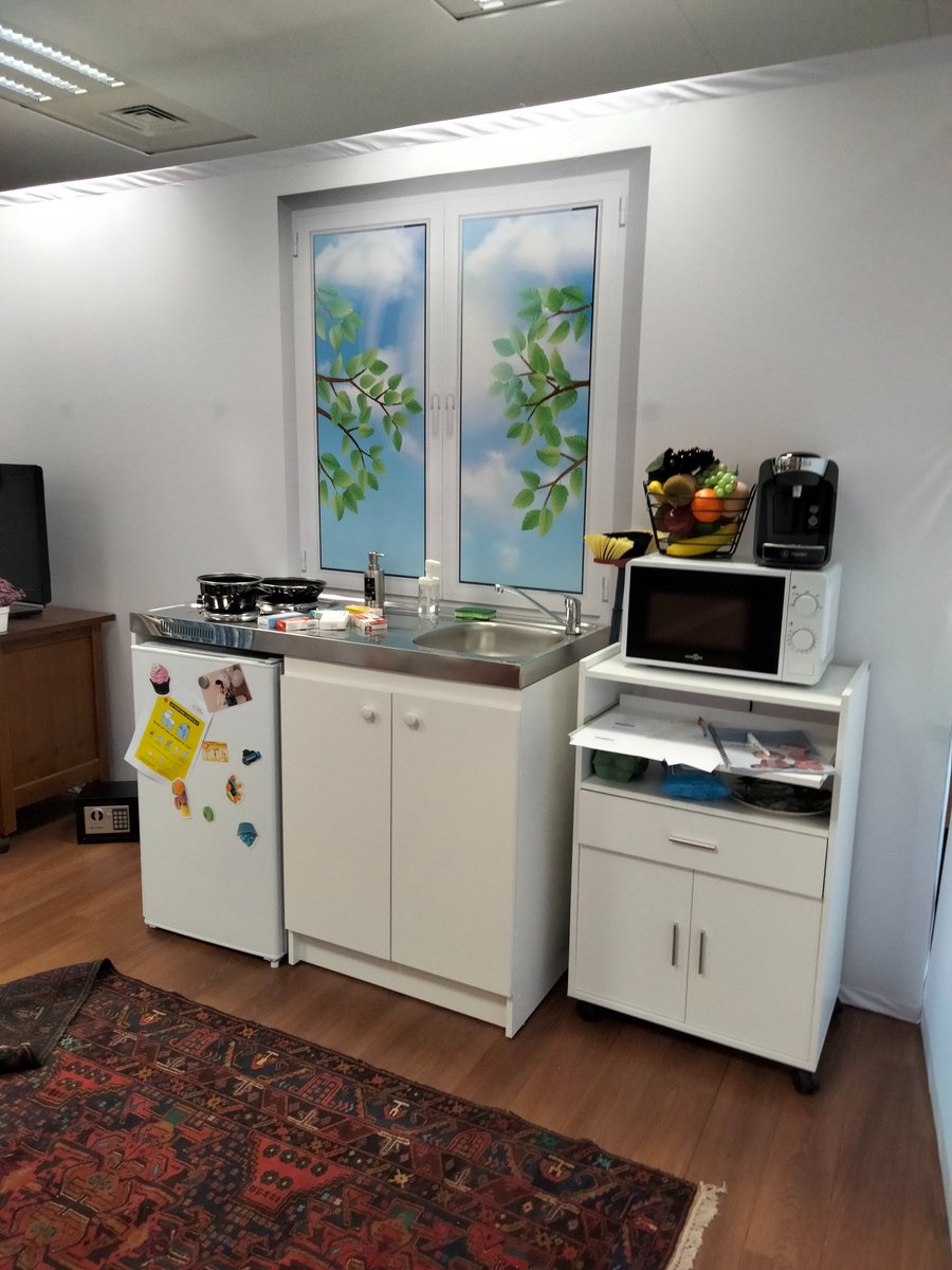 SeverineDupouy's tweet image. Top départ pour la prestation innovante @poleemploi_VAR Décod'âges. Un escape game pour découvrir les métiers de l'aide à la personne issu d'une  collaboration avec @KarineKtb @MSAServicesPA et les équipes de #draguignan. 👏à Logic escape pour la réalisation.