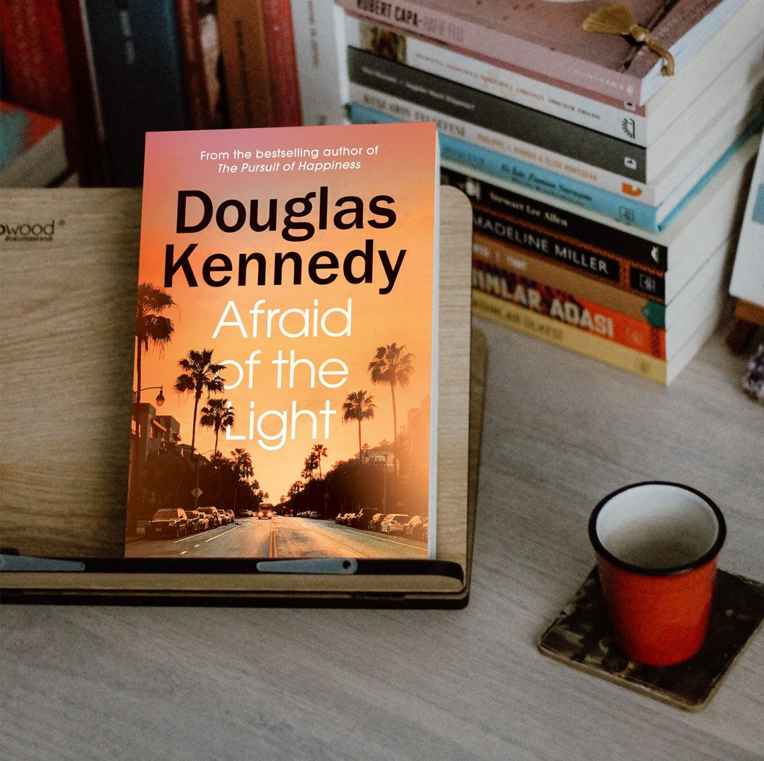 Happy Publication Day <a href="/DKennedy_Novels/">Douglas Kennedy</a>

#AfraidoftheLight is Douglas Kennedy as you have never seen him before. A social thriller that has to be discussed with friends, pick up your copy today!

amzn.to/3xTITF9