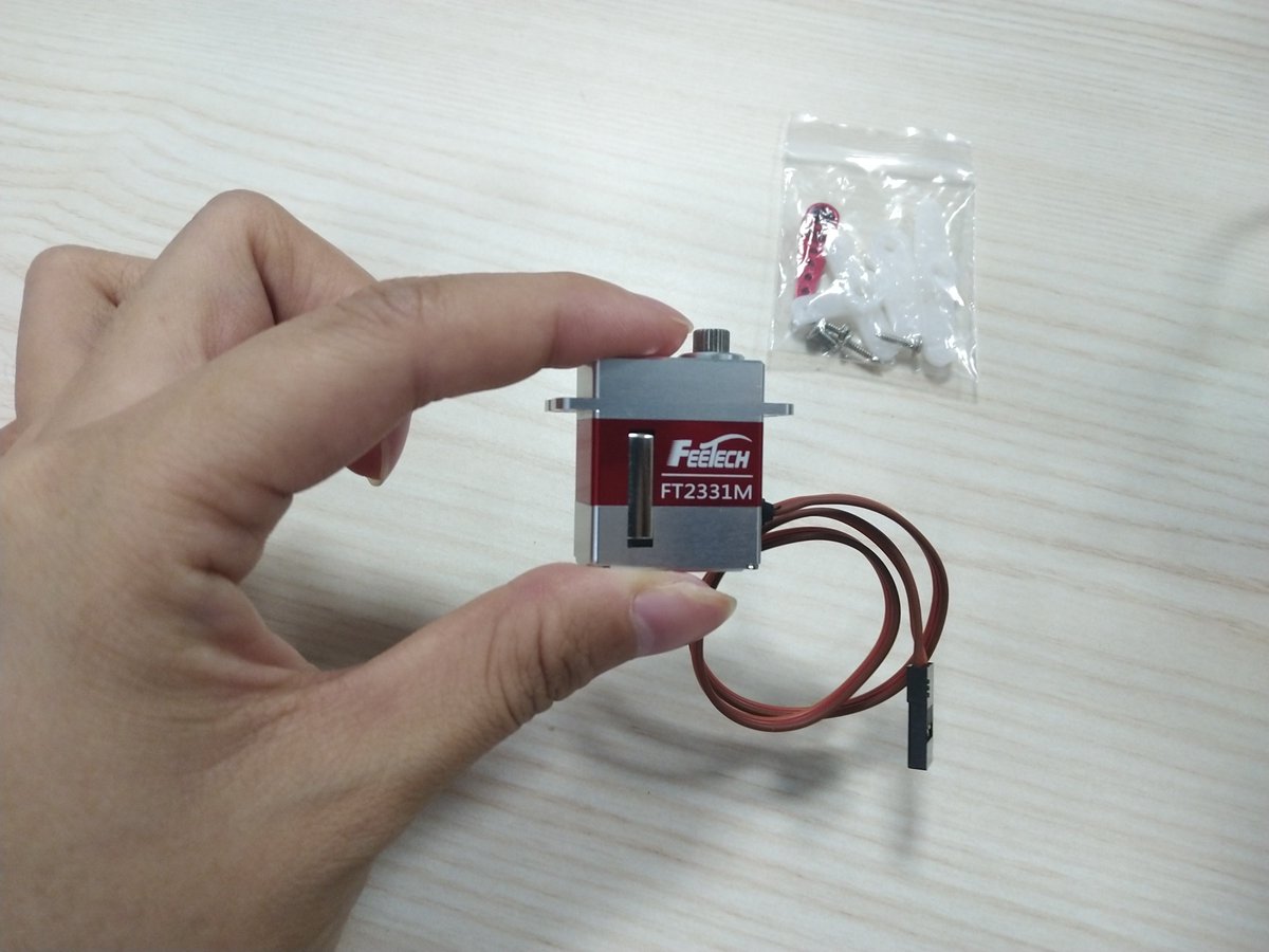 Abbyhong3's tweet image. #servomotors #MicroServo #helicopters
Weight:21g
Size:23.2*12.1*25.5mm .
It&apos;s using a large number of high-end materials such as core-less motors.
Its response is fast and smoother than a normal motor, thanks to a quality integrated circuit chip that controls the motor&apos;s movement