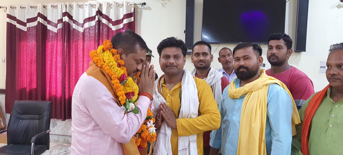 ErDharmendra_K's tweet photo. Well wishes to @rajeshmasala for Jila panchayat adyaksh Election Winning #Congratulations #jilapanchyatadyaksh
#Amethi
 thanks @smritiirani @myogiadityanath @narendramodi @AmitShah @BJP4India. https://t.co/MbzvctiG4c
