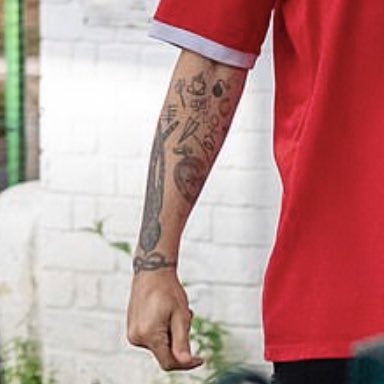 louis tomlinson details tweet media