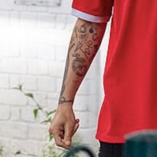 louis tomlinson details tweet media