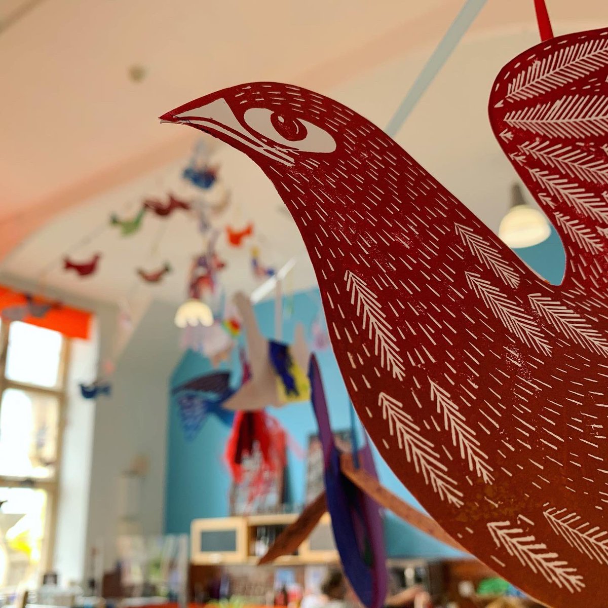poundarts's tweet photo. The birds have taken flight! Come and see them soar in the Pound cafe.
Thank you to everyone who has created one of these gorgeous birds. We have been blown away by the creativity and beautiful messages of hope.
#BirdsOfHope #blueskyfestival #corsham #communityart https://t.co/HxQqSLY0wq