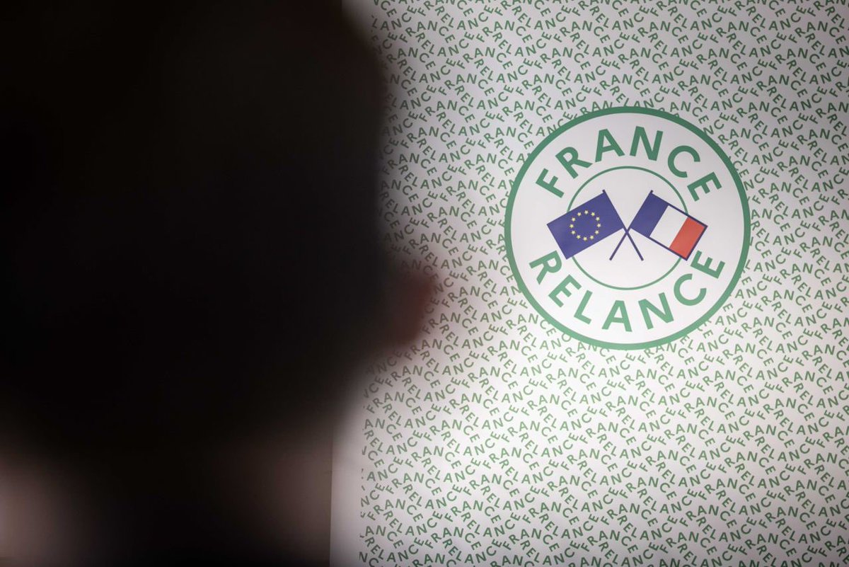 Présentation de la stratégie d’accélération sur la #5G et les futures technologies de réseaux télécoms avec <a href="/AgnesRunacher/">Agnès Pannier-Runacher 🇫🇷🇪🇺</a>.
→L’État mobilise +700M€ dans #FranceRelance pour soutenir des projets industriels. 1,7Md€ mobilisés au total
→Objectif : 20 000 emplois créés d’ici 2025