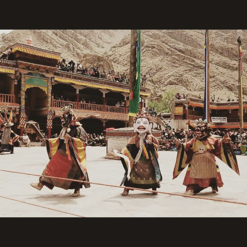 BlueberryTrails's tweet photo. Reminiscing about one such trip to #Ladakh, with a stellar group. We went there during the Hemis Festival and was also the first time we travelled to Turtuk. Our smiles were sunny and the cold and the wind could never manage to keep us inside. #bbtrails #indiaholidays https://t.co/5DLXEKS7Qm