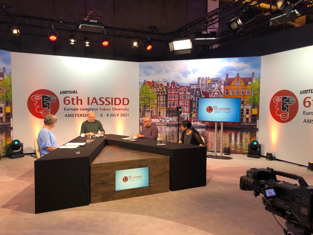 Keynote debat met Esther Bakker-van Gijsel, Boris van der Ham (VGN), Luk Zelderloo en Hanna Blom-Yoo. 
#IASSIDD #iassidd2021 #ValueDiversity