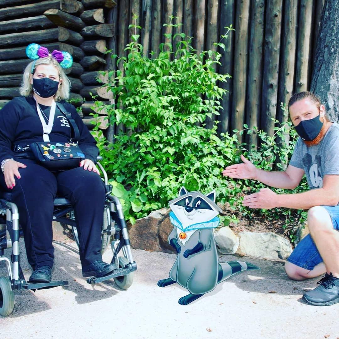 DisneylandParis's tweet photo. Nos Photographes #DisneyPhotoPass rendent vos photos encore plus fun et inoubliables avec les "Magic Shot" ✨
Découvrez les nouveaux effets spéciaux et partagez les vôtres avec #MagicShot 📸 https://t.co/fCpAfKbl7T