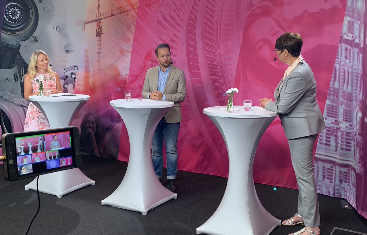 Nu är vi igång igen. East Sweden Studio sänder live klockan 13-16. Följ oss på eastsweden.se/almedalen. #eastsweden #almedalsveckan