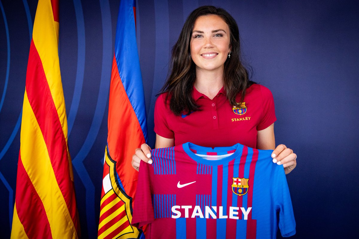 CornerEnEl90's tweet photo. 🚨 | Noticia #PrimeraIberdrola 🇪🇦

🆕️ Ingrid #Engen, primer fichaje del #FCBarcelona 🔵🔴 21/22.

✍🏼 La noruega, que firma hasta 2023, llega procedente del Wolfsburgo.

📸: @FCBfemeni https://t.co/a4EvC0PNsW