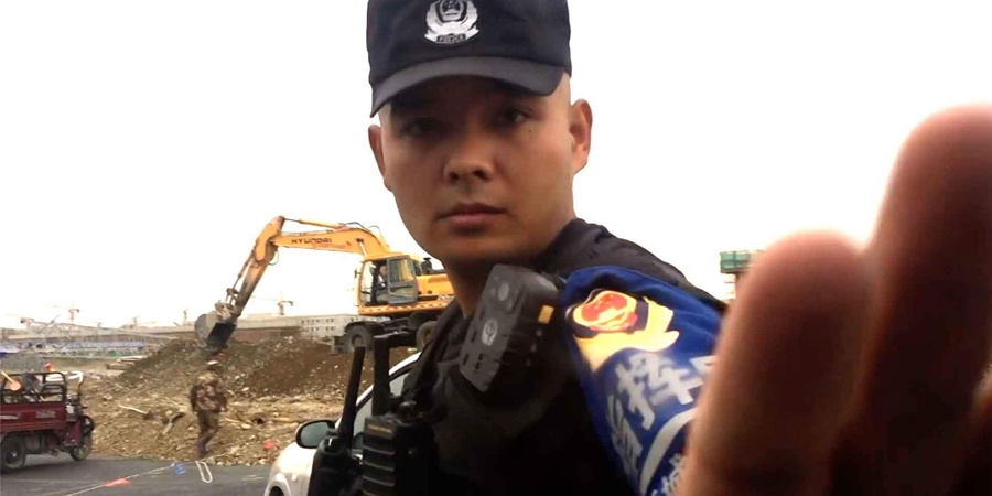 🇨🇳🔵 #UrumçiKatliamı başta olmak üzere tarihinde birçok katliam gerçekleştirmiş olan #Çin, #DoğuTürkistan'da ''rehabilitasyon merkezleri'' adını verdiği toplama kamplarında milyonlarca #Uygur Türkü'ne yönelik soykırım faaliyetlerine devam ediyor!

#UrumciKatliamındanSoykırıma