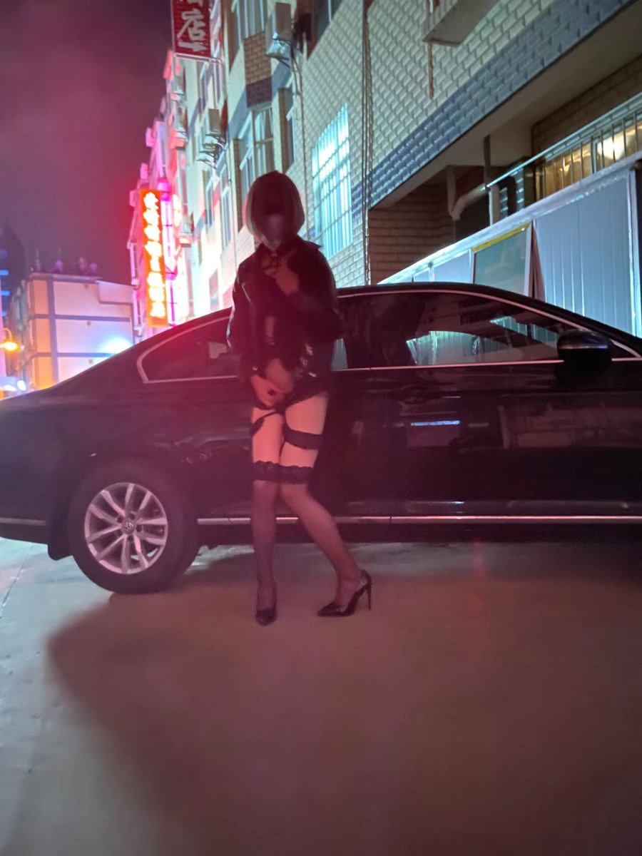 dgmbgy's tweet photo. #黑丝高跟 #露出撮影 #伪娘 #黑丝 #女装 #伪娘黑丝 去年的时候在昆明露出的照片，@夏小玥 姐姐帮我拍的😚 https://t.co/4su5rQa0Du