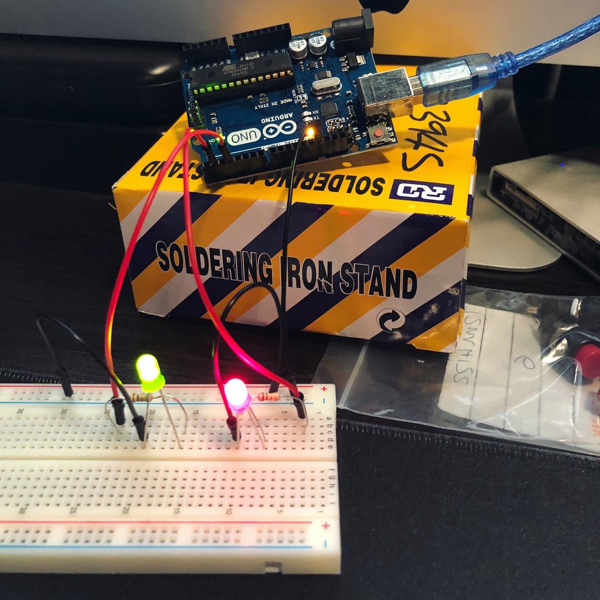 djarchjnr's tweet image. Class in session 📚 #Programming #Coding #ElectricalCircuit