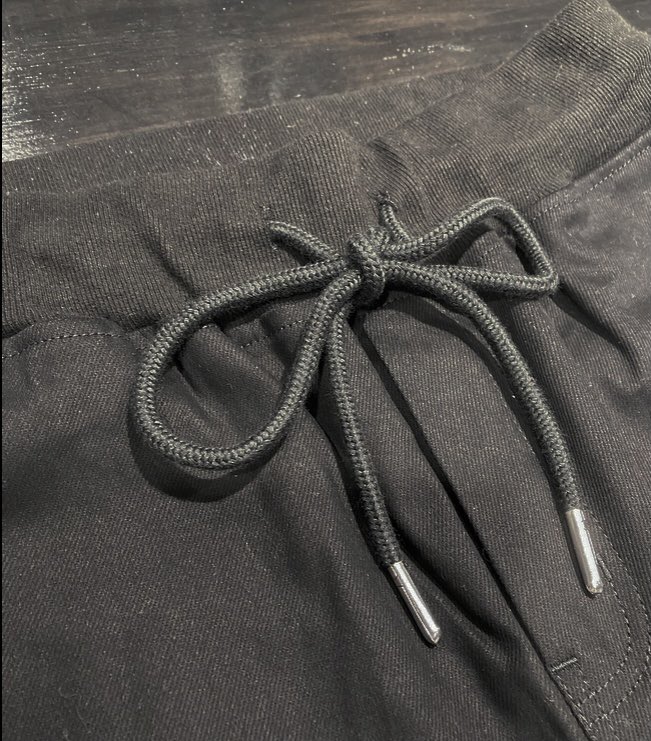 DSWORKS3's tweet photo. 新作セットアップ✨
こちらはパンツタイプです👖
ジップアップパーカー(S・M・L)
11,500-
パンツ(S・M・L)
9,900-
パンツタイプは裾リブタイプ👖
リブに向かって細身になっていくシルエットでスタイルアップ効果もあり✨
ユニセックス👫
https://t.co/6AQ9zKd3HN
webshop🏠👆
#dsworks
#パグ柄 https://t.co/u1t2Ti8nNh
