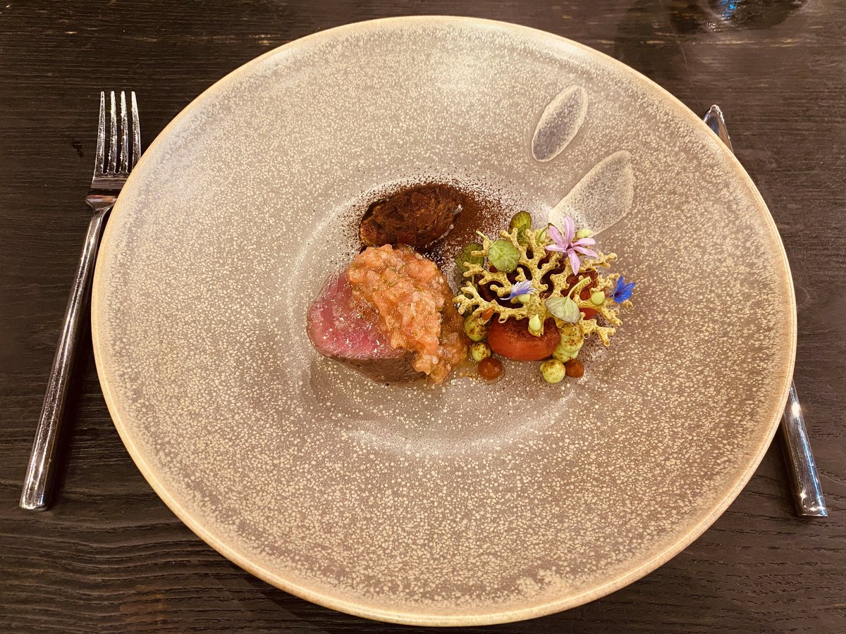 MichelinGuideUK's tweet photo. Dinner at ‘Turnips With Tomas Lidakevicius’ sitting amongst some of the great produce @boroughmarket used by the kitchen https://t.co/shsagWwYJ8
