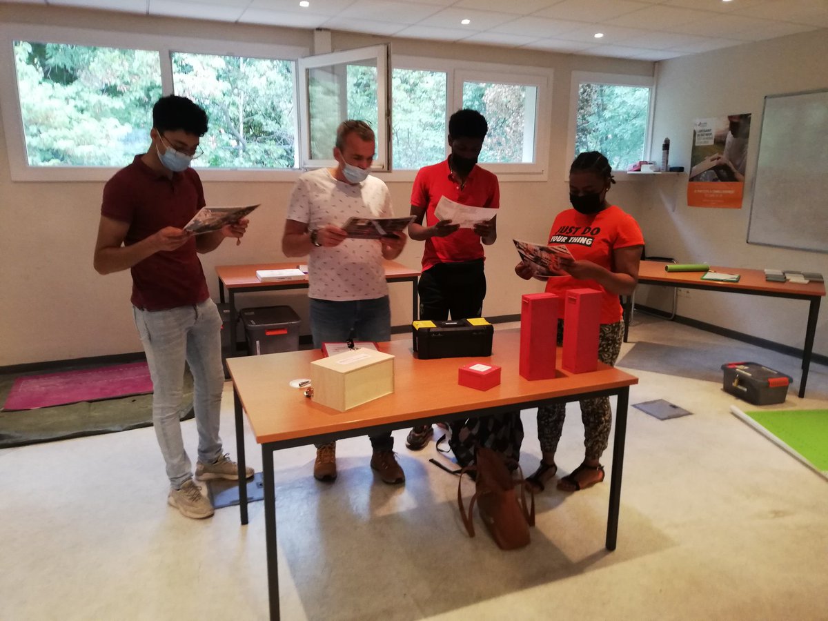 #Tousmobilisés avec <a href="/30Capeb/">CAPEB30</a> et @Poleemploi_oc ce matin dans les locaux de la <a href="/30Capeb/">CAPEB30</a> pour un #escapegame #métiers du #BTP. 11 jeunes demandeurs d emploi découvrent les métiers BTP sous forme ludique !