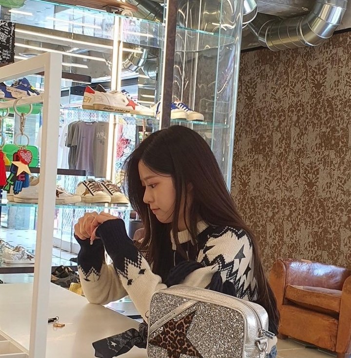 ssup, wanna be ma friend? or mutual? help rt/like. yg suka jbjb mutualan sini 😋
#roleplayer #roleplayerindonesia #roleplayerindo