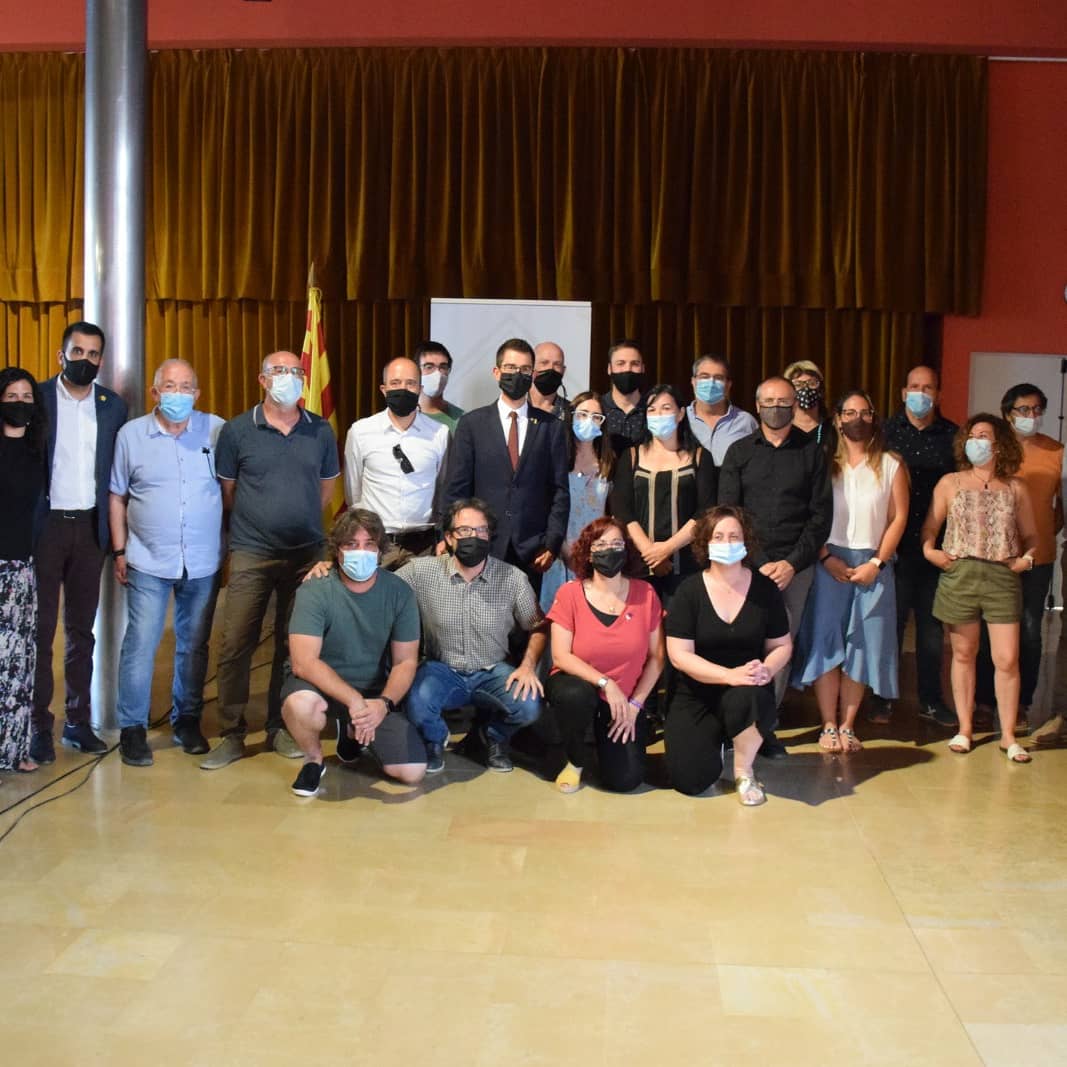 Ahir va acabar la meva etapa al <a href="/consellbages/">Consell Comarcal del Bages</a>. Tot un honor representar la comarca.

Agraiment etern per a tothom qui m'ha acompanyat en aquest camí. 

Sort i encerts <a href="/eloifonollosa/">Eloi Hernàndez i Mosella</a>  President del <a href="/consellbages/">Consell Comarcal del Bages</a>. Gràcies per assumir el càrrec. 

Estimo al Bages i la seva gent ❤