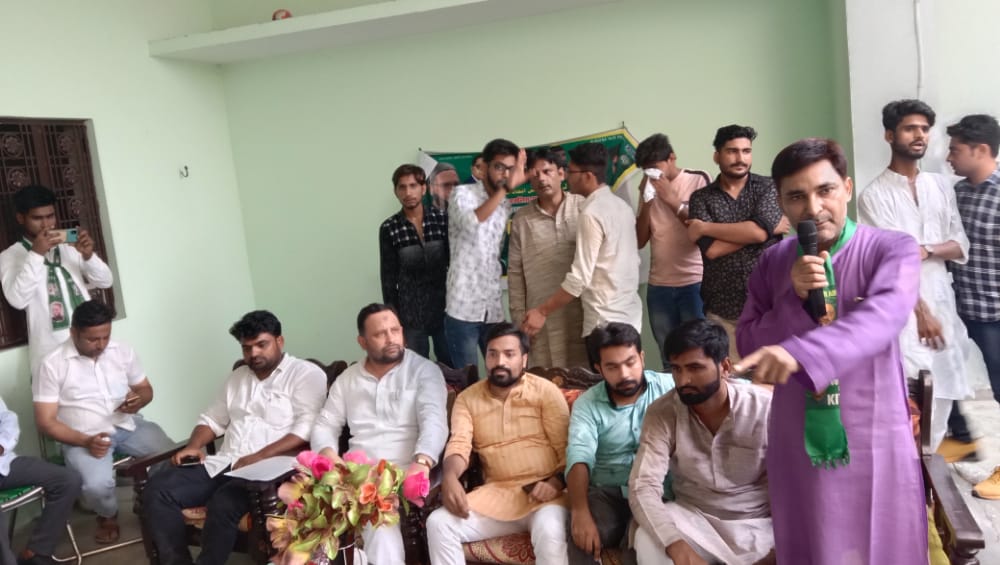 tahsin_faizi's tweet photo. आज शाम #देवबंद विधानसभा में #BDC_MEMBER #समाजवादी पार्टी छोड़कर #AIMIM जॉइन किया l आने वाले चुनाव में जीत हमारी होगी इंशाअल्लाह @asadowaisi @imshaukatali @AIMIMUTTARAKHA1 @tahsin_faizi @warispathan @imtiaz_jaleel https://t.co/zYIN1zRp8v