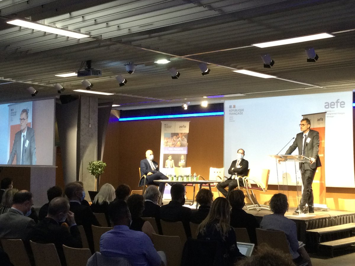 #VieduRéseau 🌐| Olivier Brochet, directeur #AEFE, a ouvert le séminaire des personnels de direction partant en mission dans le réseau #EFE:
💬 "Attractivité &amp; compétitivité des établissements, innovation pédagogique, valorisation des atouts de l’EFE sont des enjeux fondamentaux"