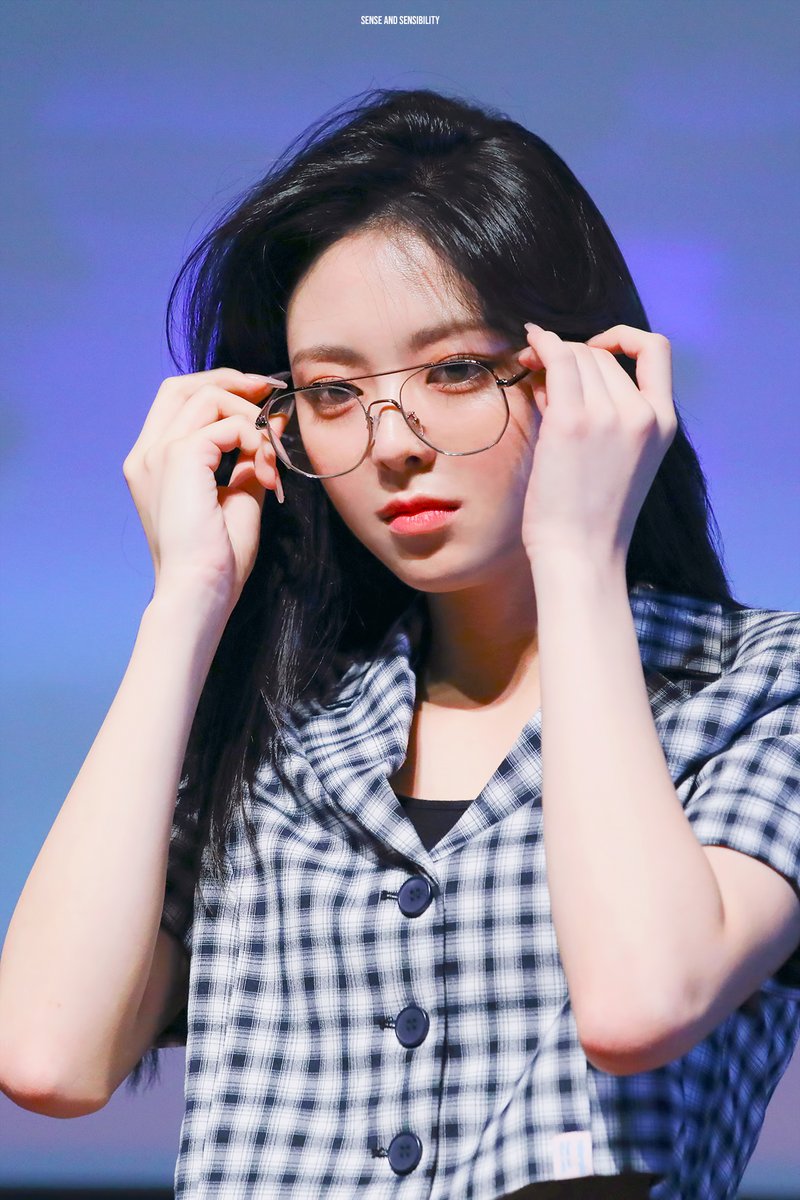 210704 아기팀장님🐱 
#ITZY #있지 #YUNA #유나