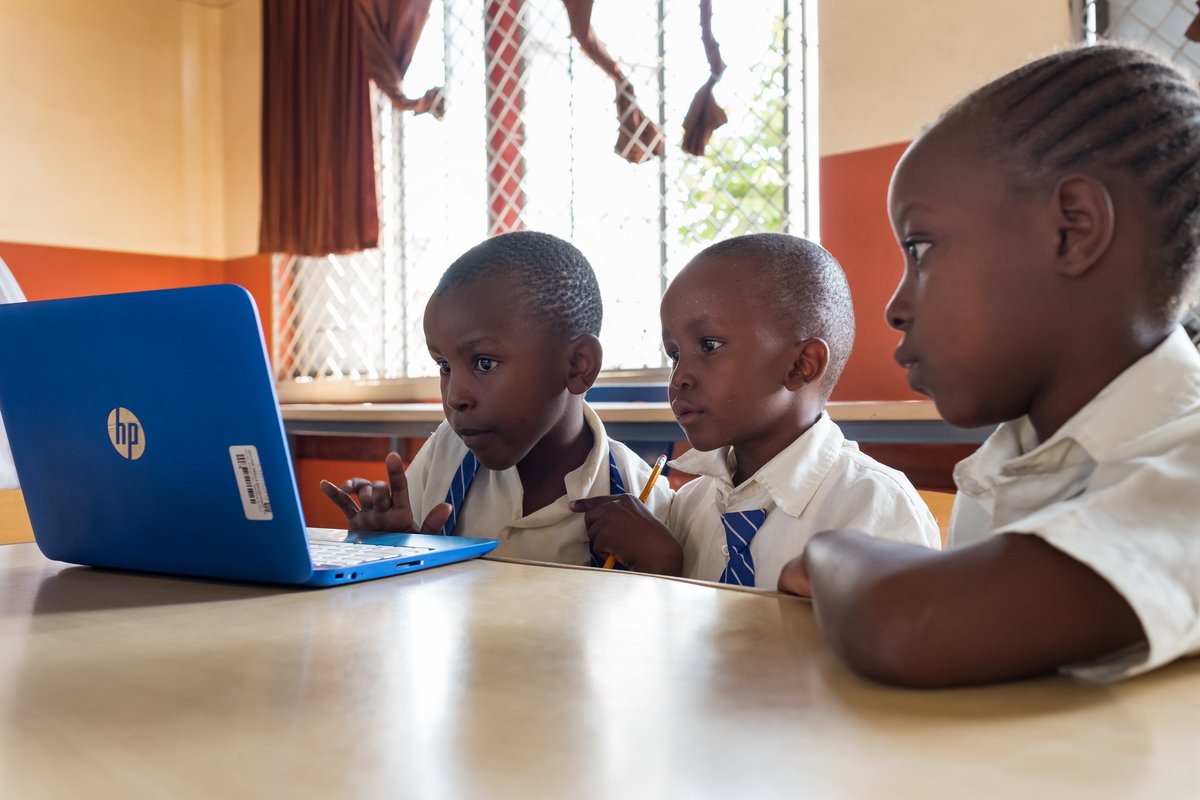 education_rdc's tweet photo. La promotion sur l’utilisations des Technologies d’Informations et Communication (TIC) dans l’éducation permet aux Elèves d’être capable de bien utiliser les outils numériques dans leur processus d'apprentissage. https://t.co/GU9OQi5OEr