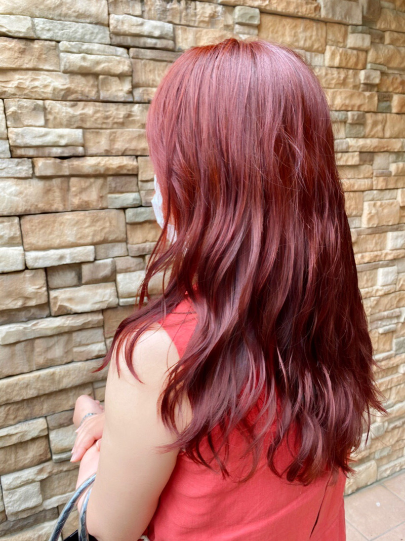 美容室 Enomoto 髪質改善資生堂サブリミック集中補修とカラーをされました カラーはブリーチなしのｌｉｓａ風チェリーレッドに デジタルパーマをいかして乾かしただけ なのにノーアイロンでこんなに艶々に 髪質改善 資生堂サブリミック集中補修