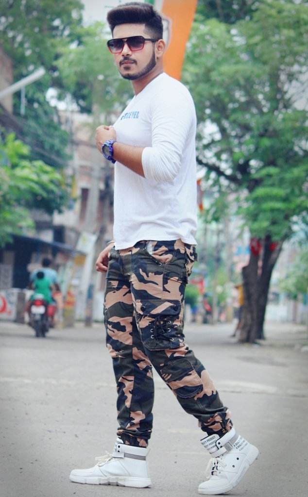 KingKunal05's tweet photo. One man Army ....🪖🔫 #KunalMukherjee #ARMYlooks #Pleasedofollowme🙏🏻 #Followforfollowback✌🏻 #keepsupportingme☺️ #Loveyouallguys❤️🥰 #Likemytweet #Dofollowme😌✨ #Styleoftheday #BeardStyle #DSLRphotography📸 https://t.co/WzjkyJ27zK